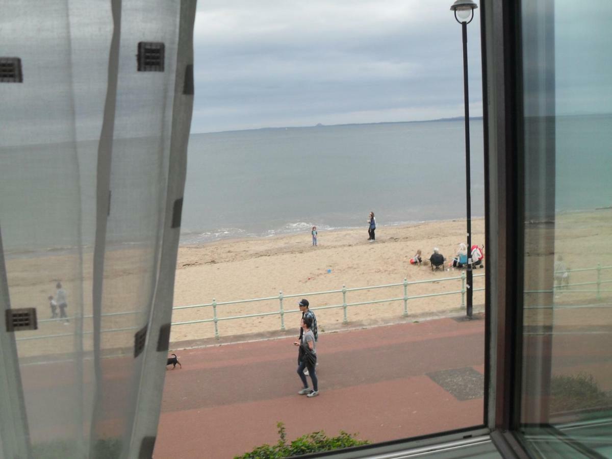 Edinburgh Beach View Apartment Exterior photo